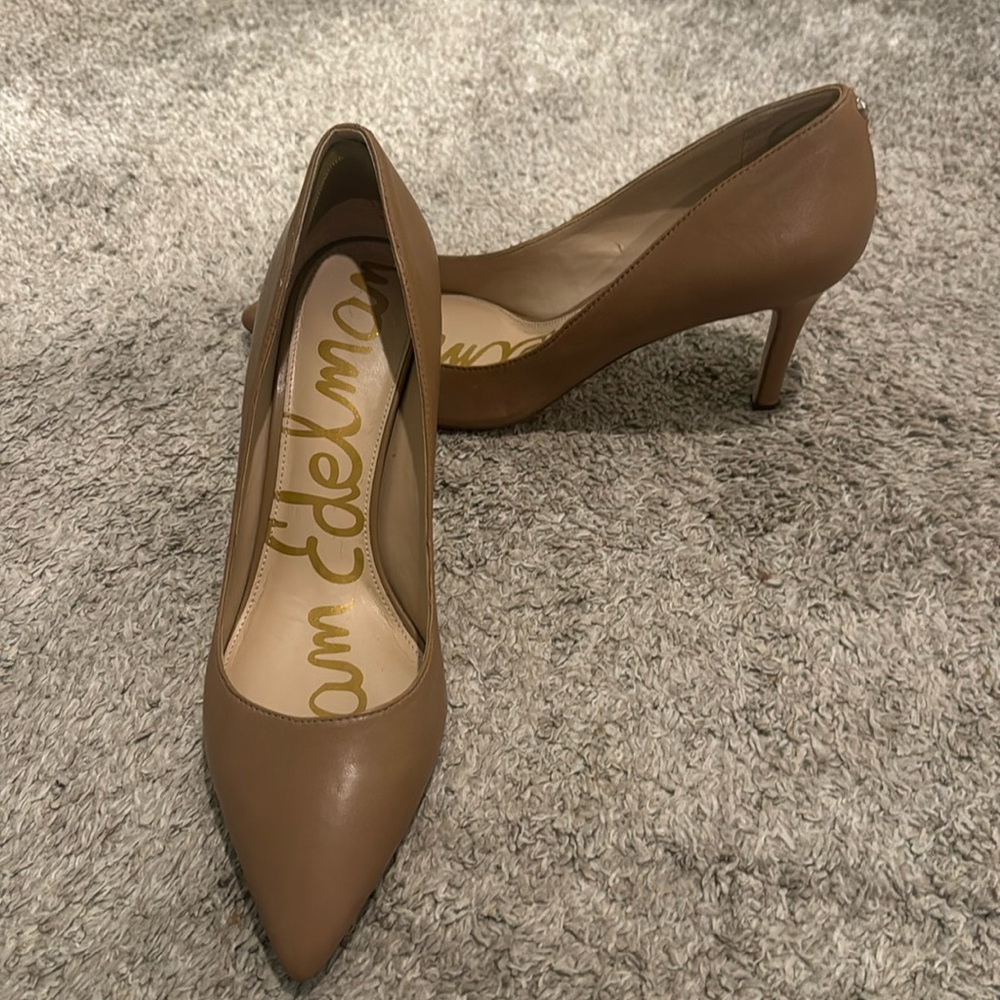Sam Edelman nude pointed toe heels